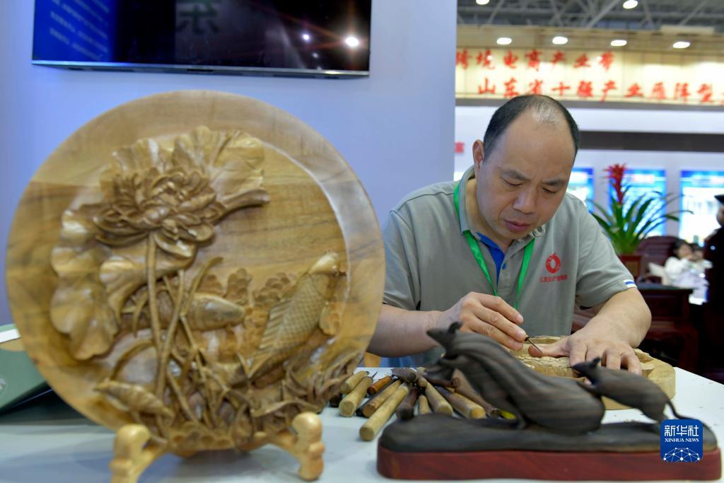 金鲨鱼银鲨鱼